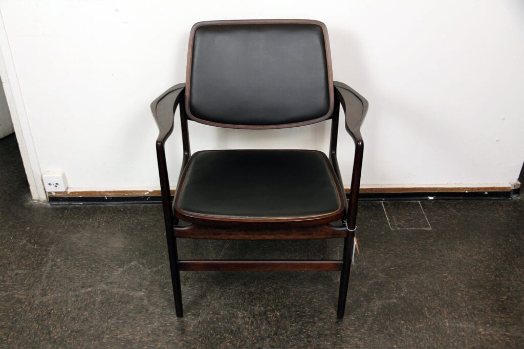 Oscar Chair