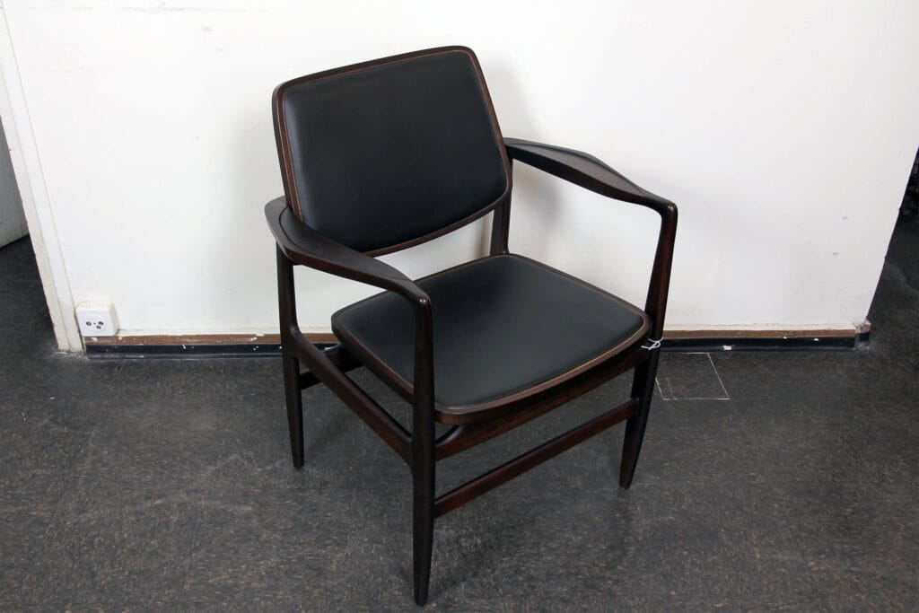 Oscar Chair