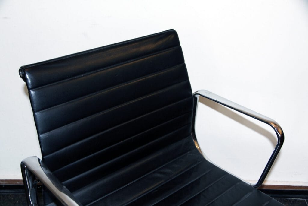 Aluminium Chair EA 108