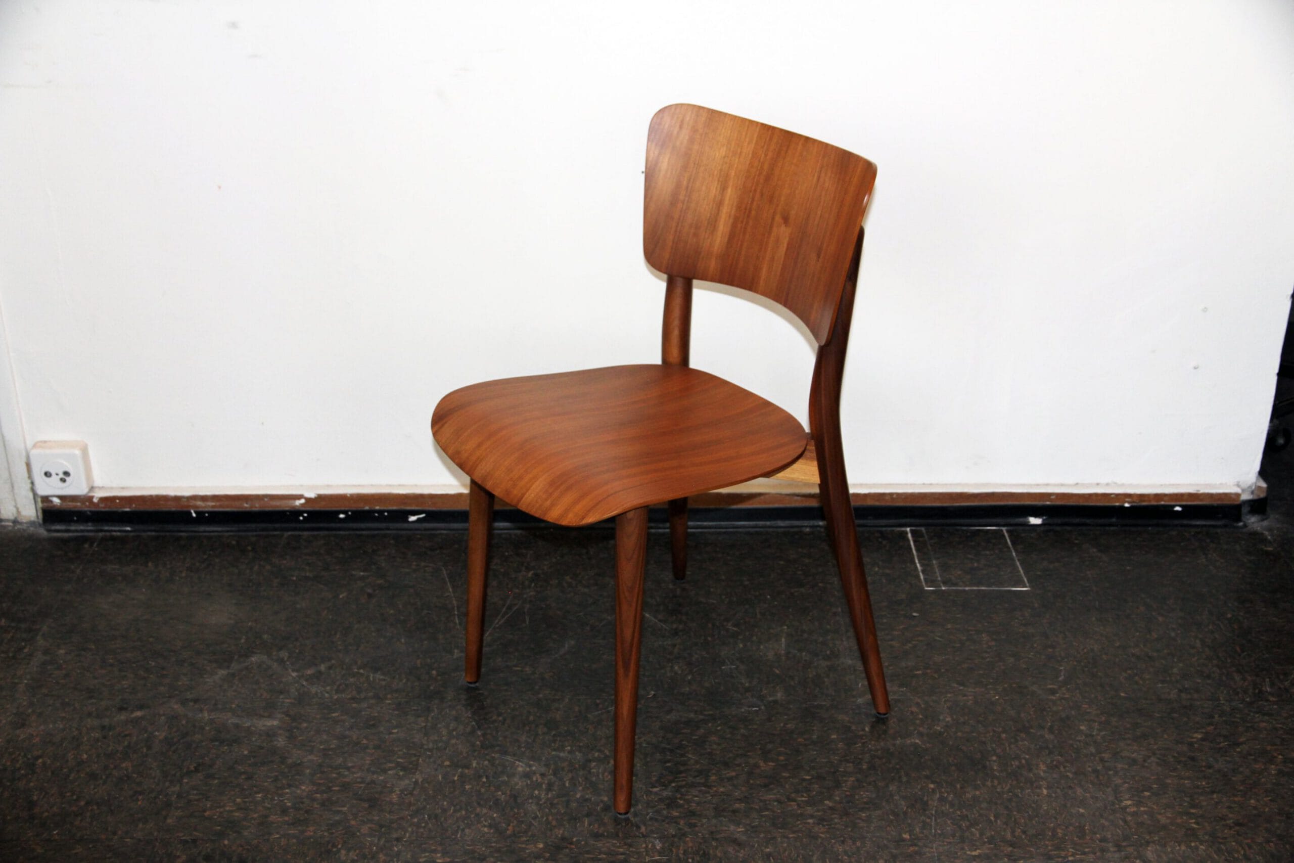 Cross-frame chair - Max Bill