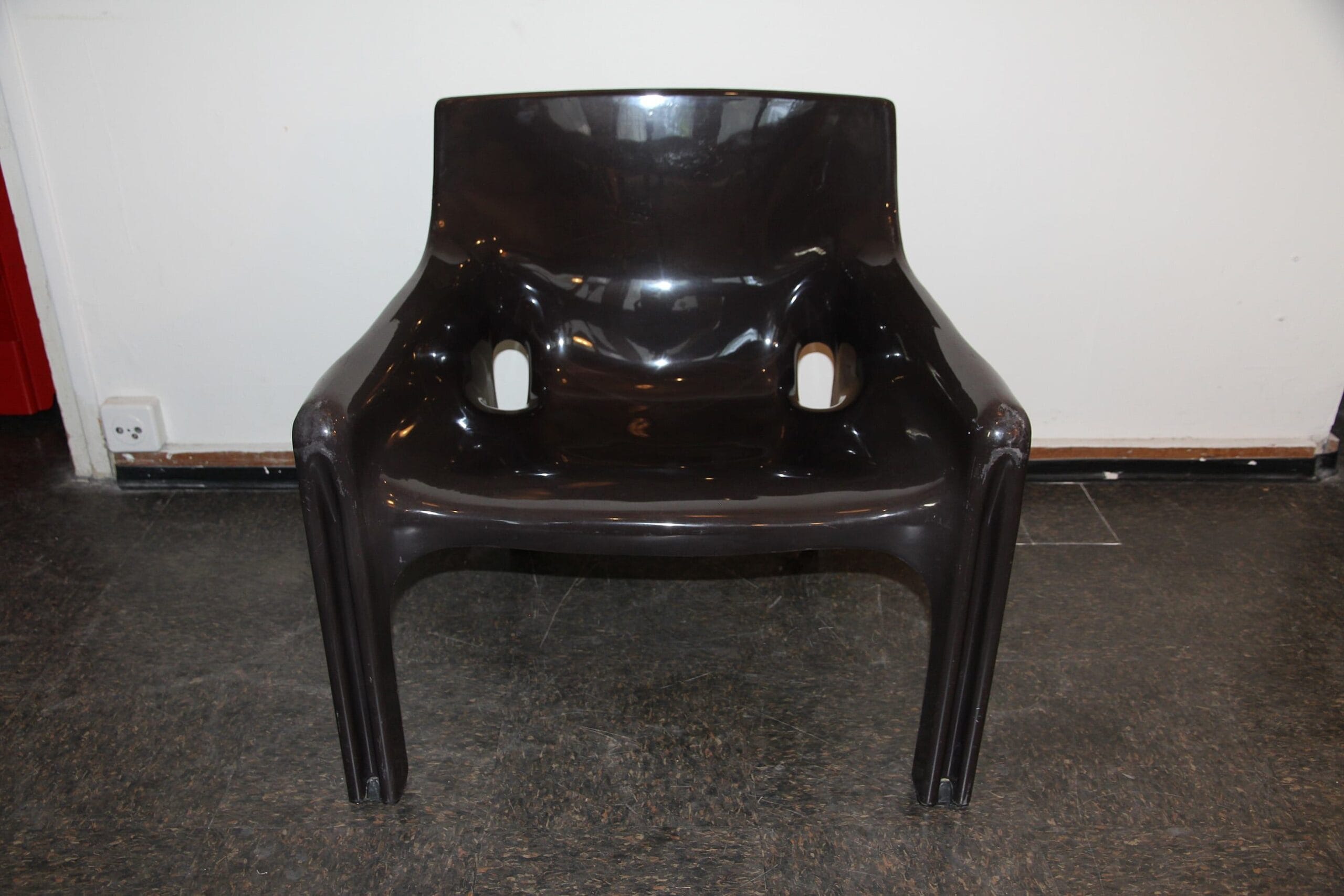 Vicario armchair - Vico Magistretti