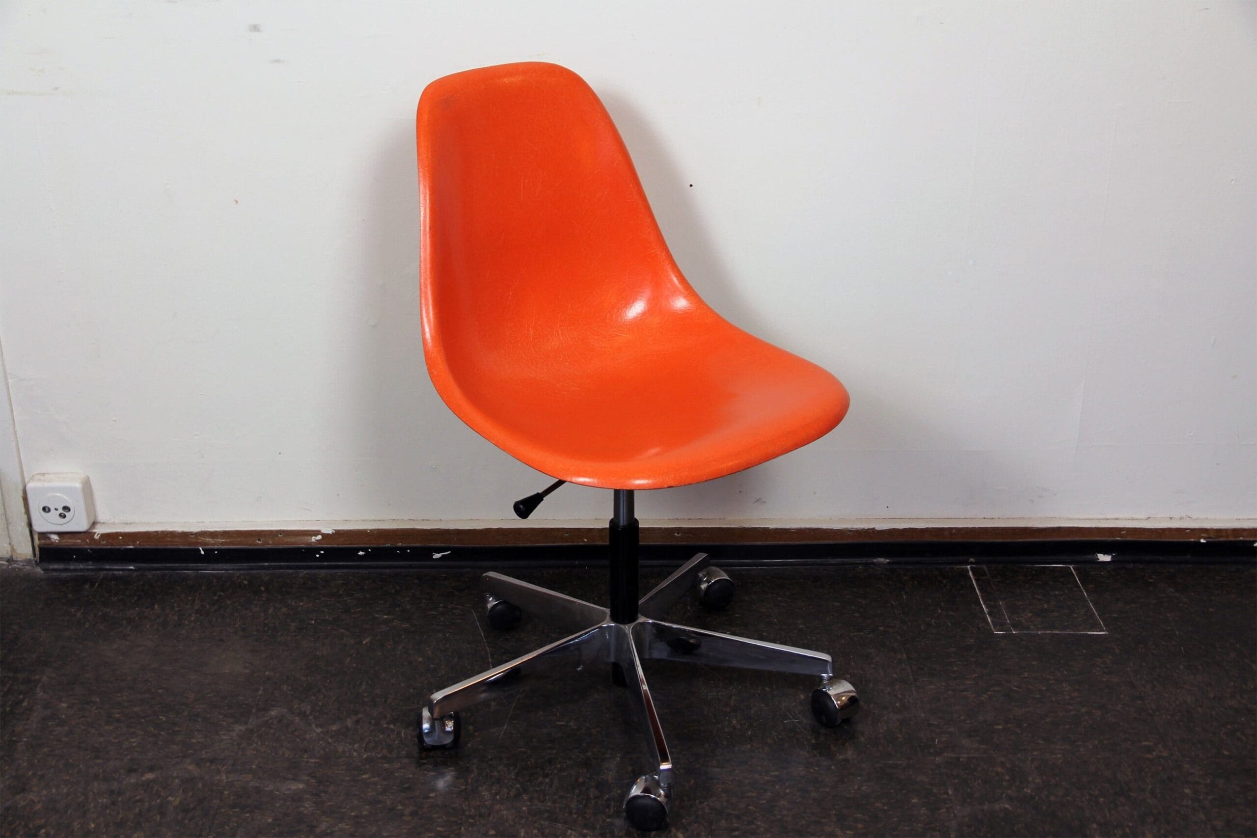 Eames Side Chair Fiberglass auf Rollen – Charles & Ray Eames