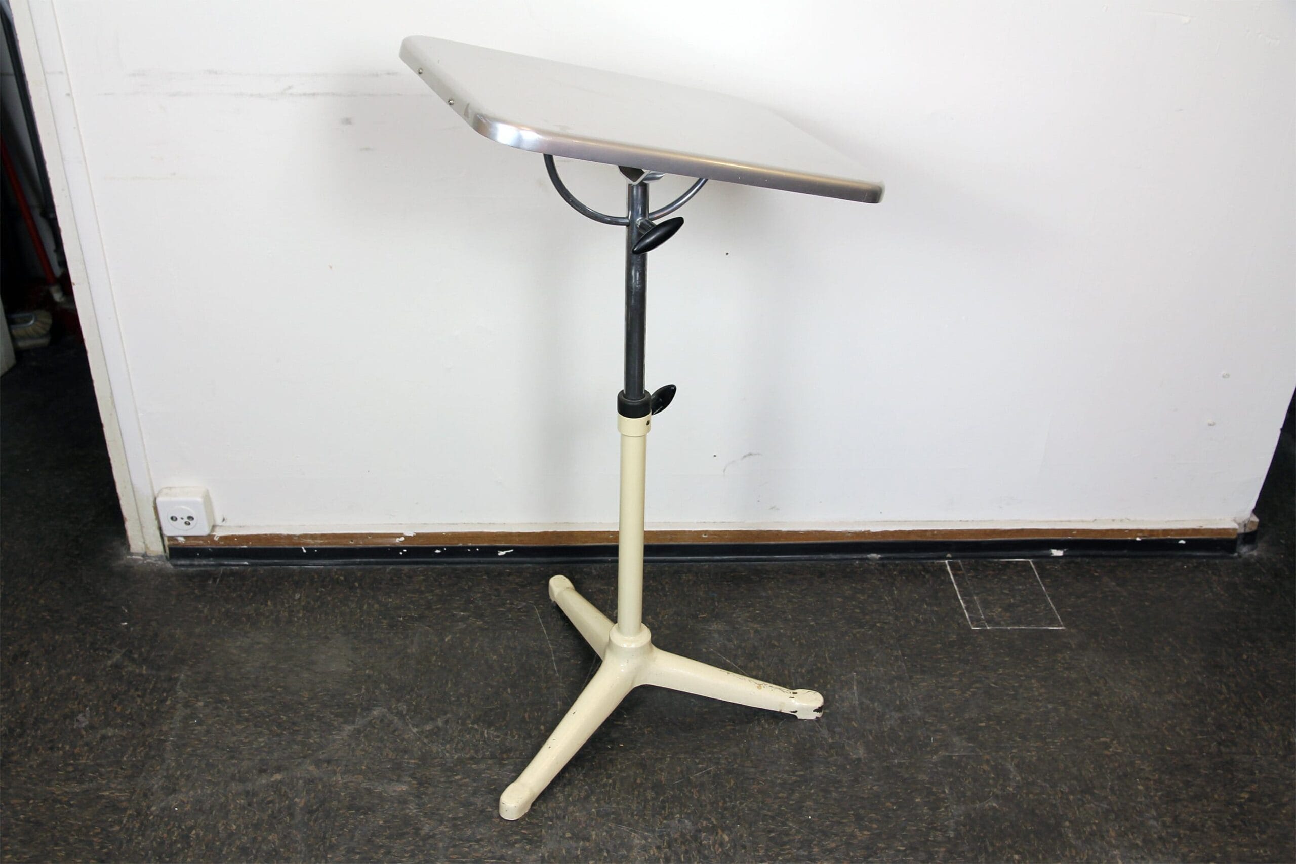 Hospital table