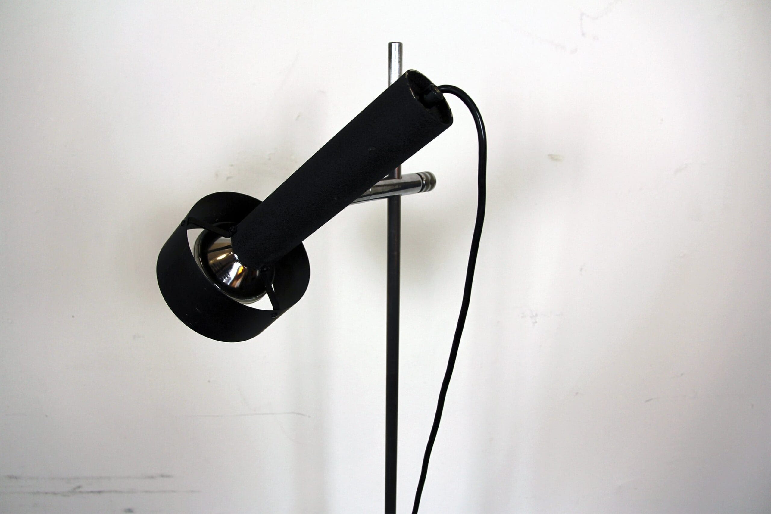 Ständerlampe mit einem Spot – Edi Franz