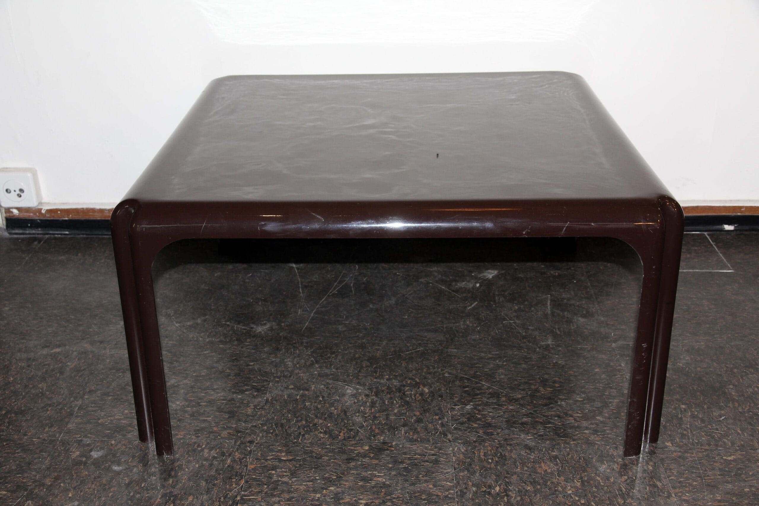 Arcadia 80 Table - Vico Magistretti