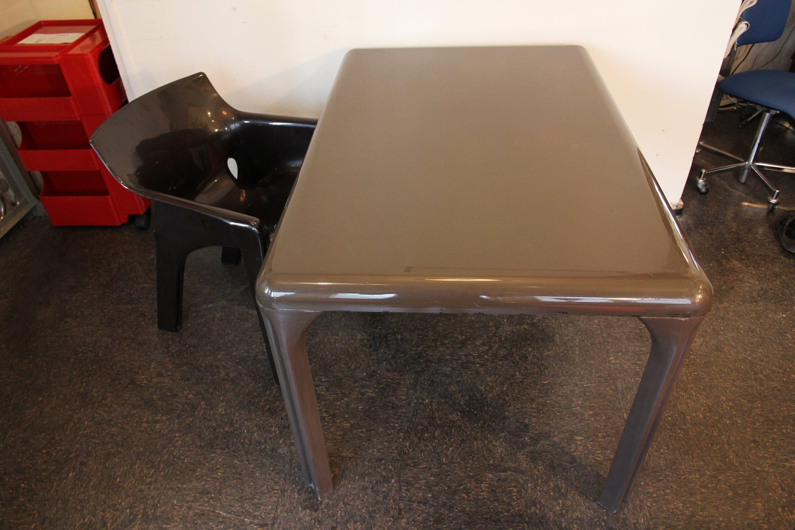 Gaudi Chair – Vico Magistretti