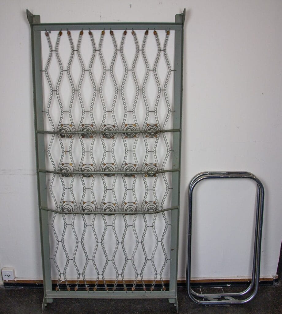 Roth Bett Modell 455 Metallgefedert