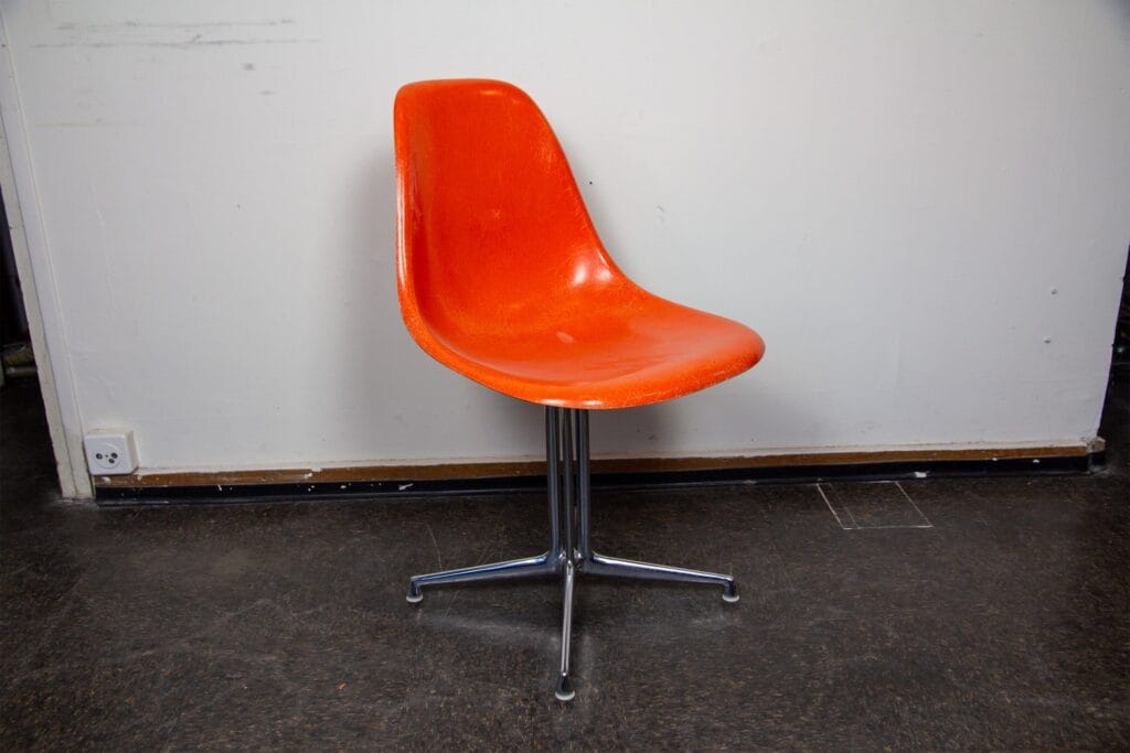 Eames La Fonda Side Chair Fiberglas