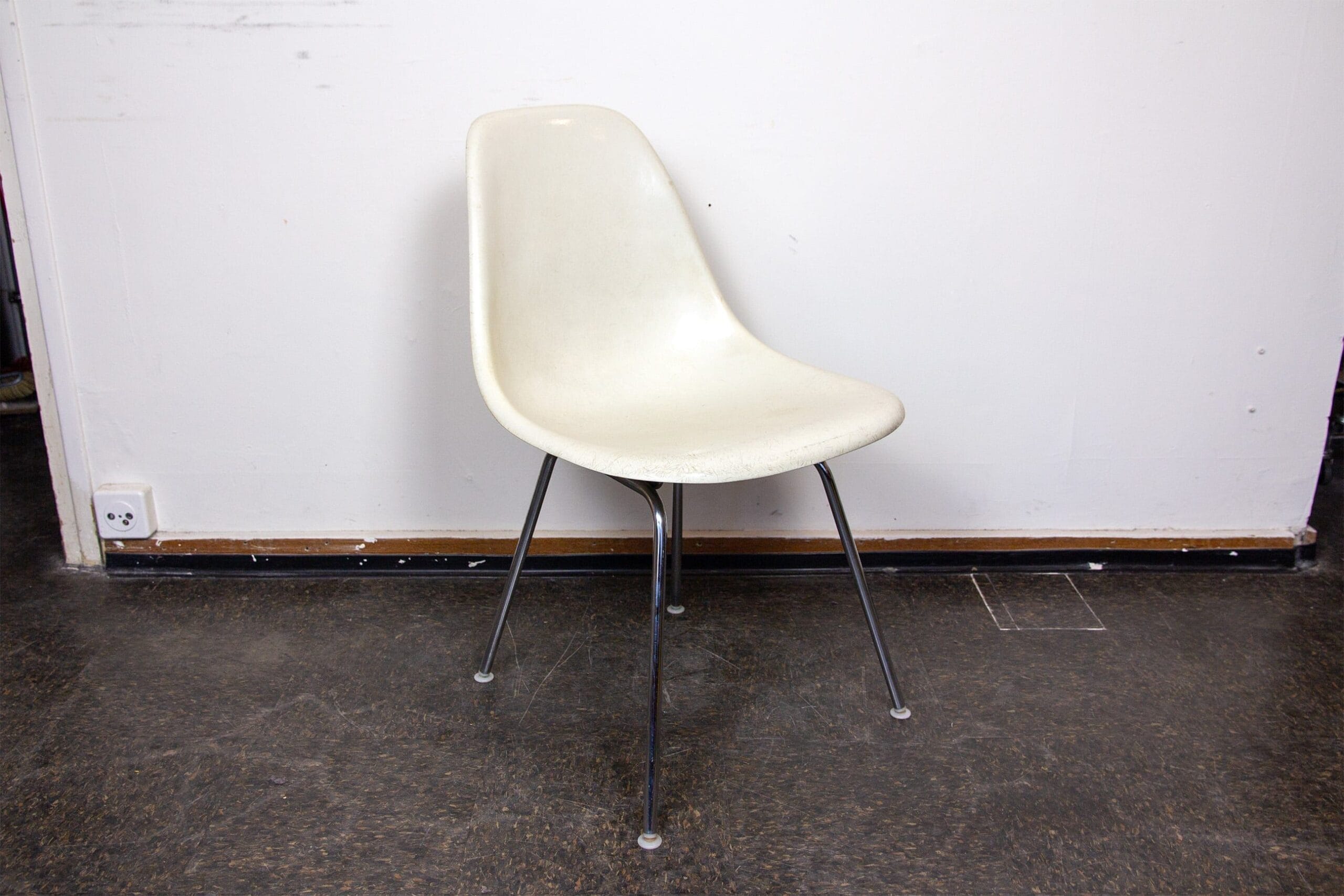Eames Side Chair en fibre de verre DSX - Charles & Ray Eames