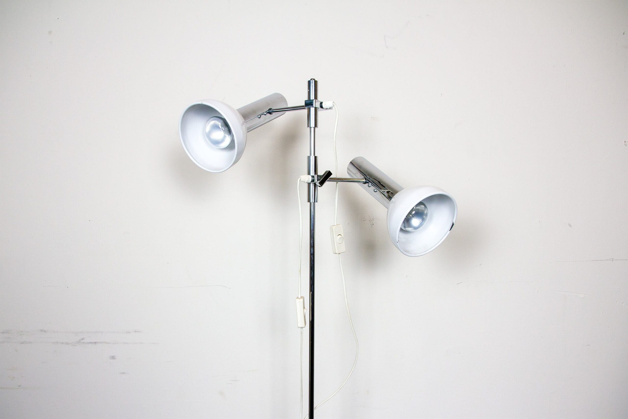 Stehlampe Weiss mit zwei Spots