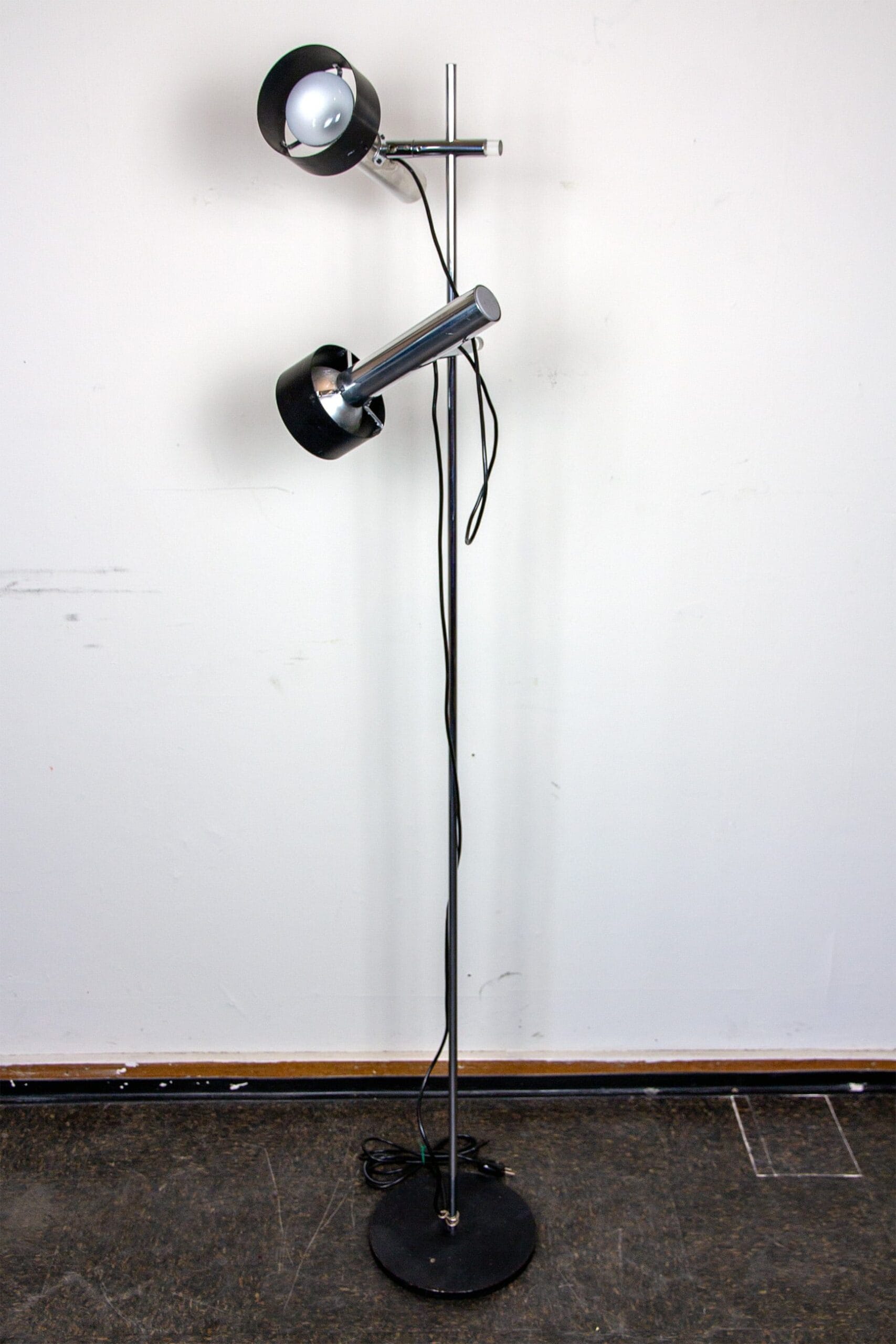 Floor lamp with two spotlights