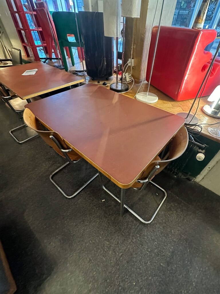 Arbeits-/Esstisch