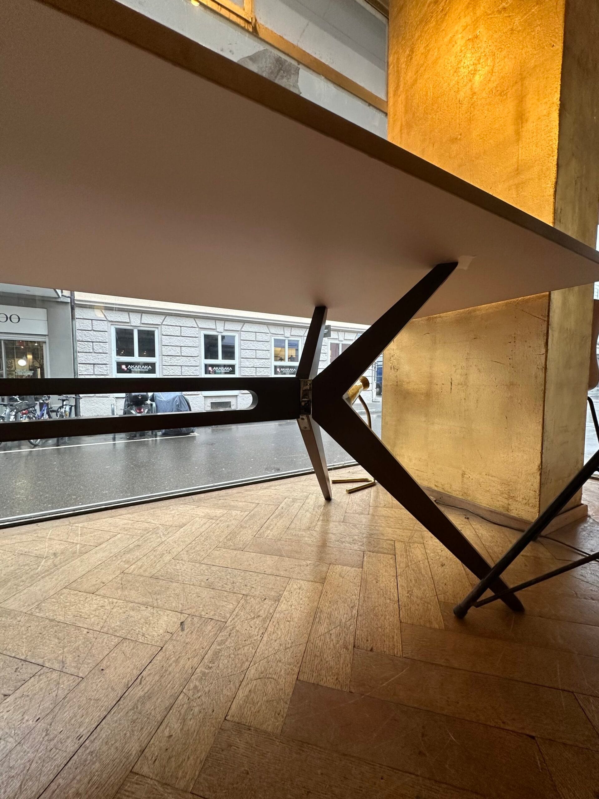 Ess / Arbeitstisch Modell 1000 – Hans Bellmann