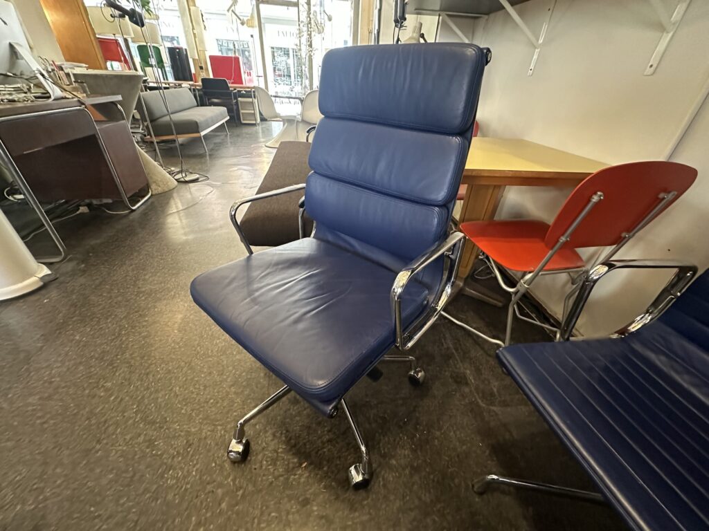 EA 219 Soft Pad Chair